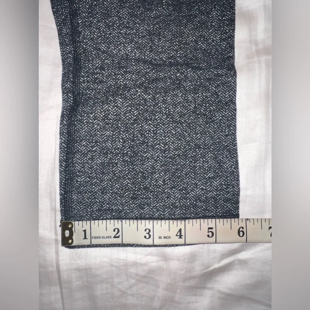 Lululemon Heathered Herringbone Capri Leggings Size 10